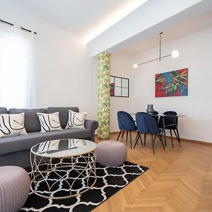 Appartement à 2 Chambres à Coucher