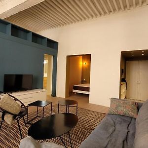 Appartement à 2 Chambres à Coucher