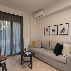 Charming Two Bedrooms Apartment Walk To Acropolis