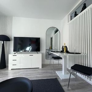 Urban Home By Unique Rooms