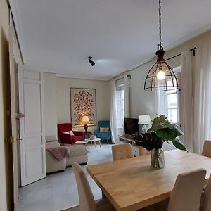 Appartement à 3 Chambres à Coucher