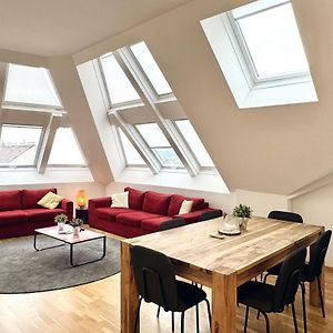 Spacious Penthouse In Favoriten