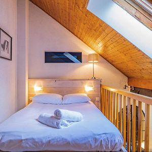 Chamour - A Duplex Apartment With Mont-Blanc View