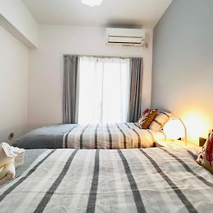 Studio Lit King-Size
