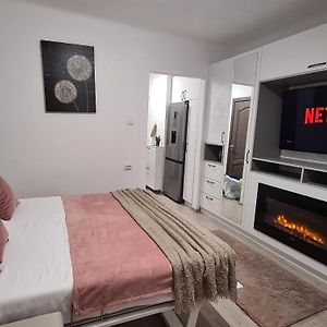 Cosy And Stylish Studio
