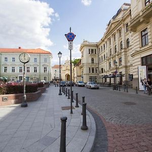 Historic Central Apartment