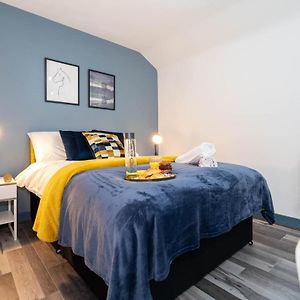 Sky Rooms One Bedroom Modern Studio Apartment 6