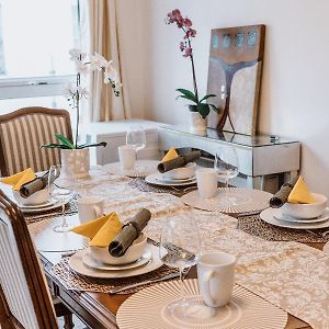 Appartement à 2 Chambres à Coucher