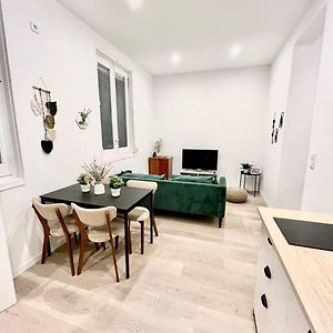Appartement à 2 Chambres à Coucher