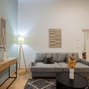 Appartement à 3 Chambres à Coucher