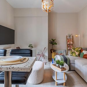 Modern City Center Apartment - Hilton Area/Ilisia