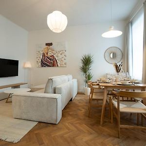 Chic 94M2 Apartment With A King-Size Bed