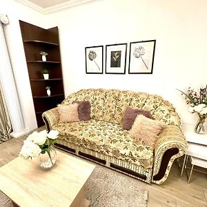Baroq Central City Apartment