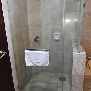 Suite à 2 Chambres à Coucher