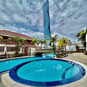 Couple Suite At Casa Mutiara 5 Mins Walk To Lrt, Jalan Alor And Bukit Bintang