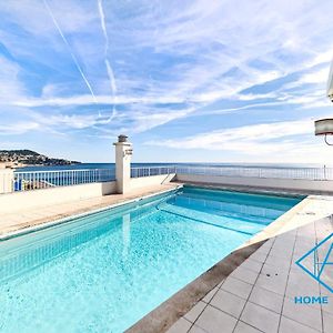 Royal Lux Spacious Seaside Pool