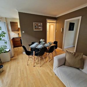 Appartement à 3 Chambres à Coucher