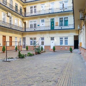 Feel Home At The Heart Of The City