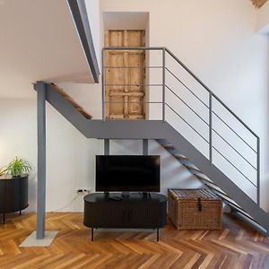 Historic Apartment In Budapest Downtown