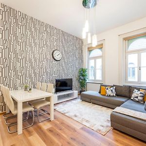 Appartement à 3 Chambres à Coucher