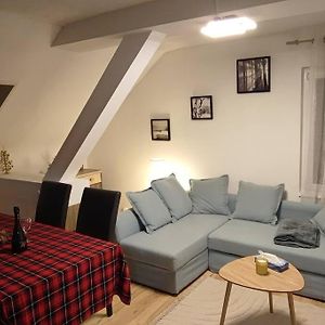Appartement à 2 Chambres à Coucher