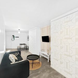 Appartement à 2 Chambres à Coucher