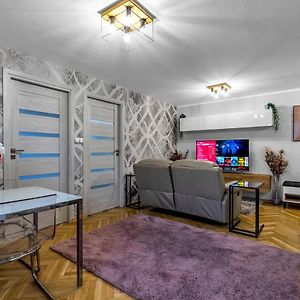 Central 2-Bedroom Apartment - Balcony, City View, Top Location - By Rentujemy