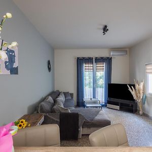Renovated Panorama Loft: Athens Terrace Gem