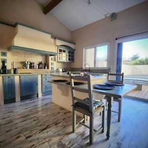 Villa à 3 Chambres à Coucher