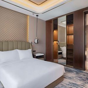 Chambre Accessible aux Personnes à Mobilité Réduite Lit Queen-Size