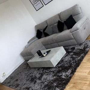 Appartement à 2 Chambres à Coucher