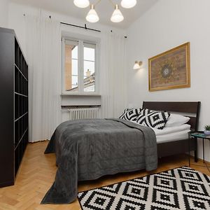 One Bedroom Apartment Next To The Royal Castle In Warsaw By Noclegi Renters