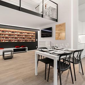 Modern Quiet Super Central Luxury Apartment