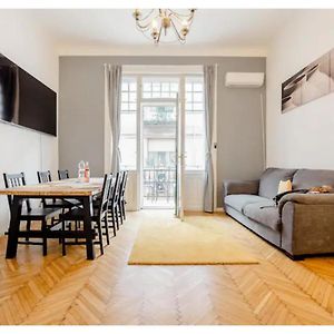 Downtown Apartment With Balcony