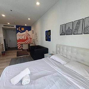 Studio Lit King-Size