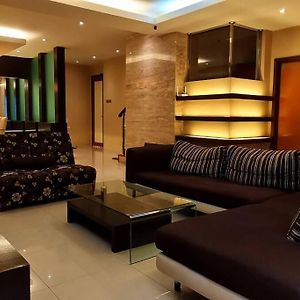 Klcc Luxurious 2 Floors Homestay 5Br For 15Pax