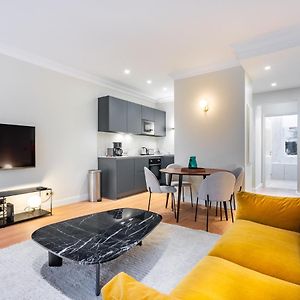 Appartement à 2 Chambres à Coucher