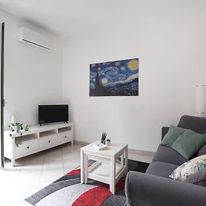 Iflat Downtown House