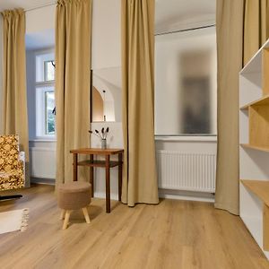 Charming Apt In Centre /W Ac