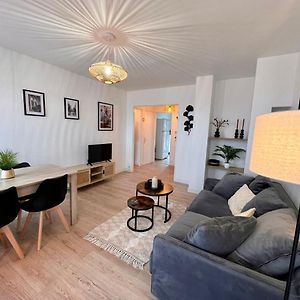 Appartement à 2 Chambres à Coucher