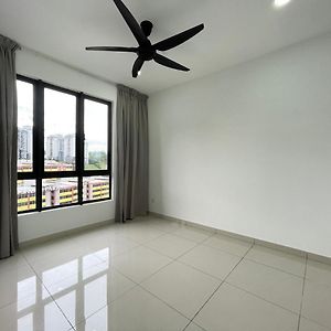 Appartement à 3 Chambres à Coucher