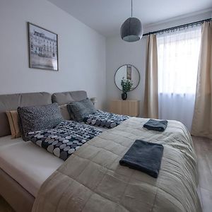 Lovag 12 Terrace Designer Home