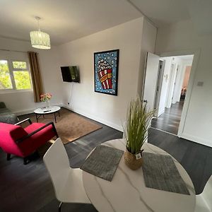Appartement à 2 Chambres à Coucher