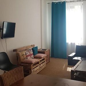 Appartement à 2 Chambres à Coucher
