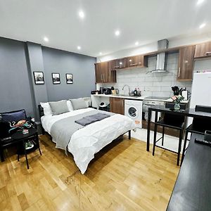 Gdy0 - The Green Dragon Apartment