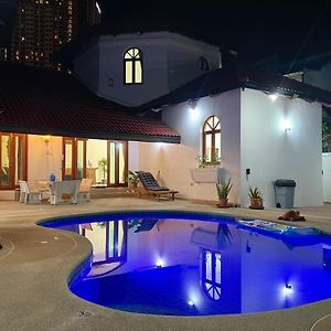 Villa à 3 Chambres à Coucher
