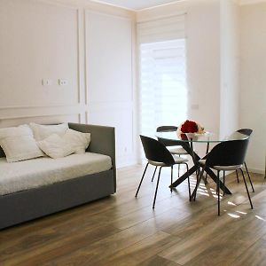 Appartement de Luxe à 2 Chambres à Coucher