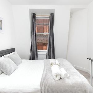 Strand Central Apartments 4Th Floor