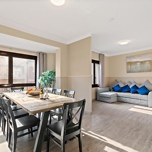 Appartement à 3 Chambres à Coucher
