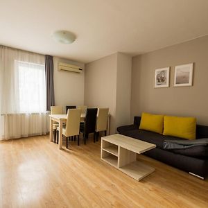 Appartement à 2 Chambres à Coucher